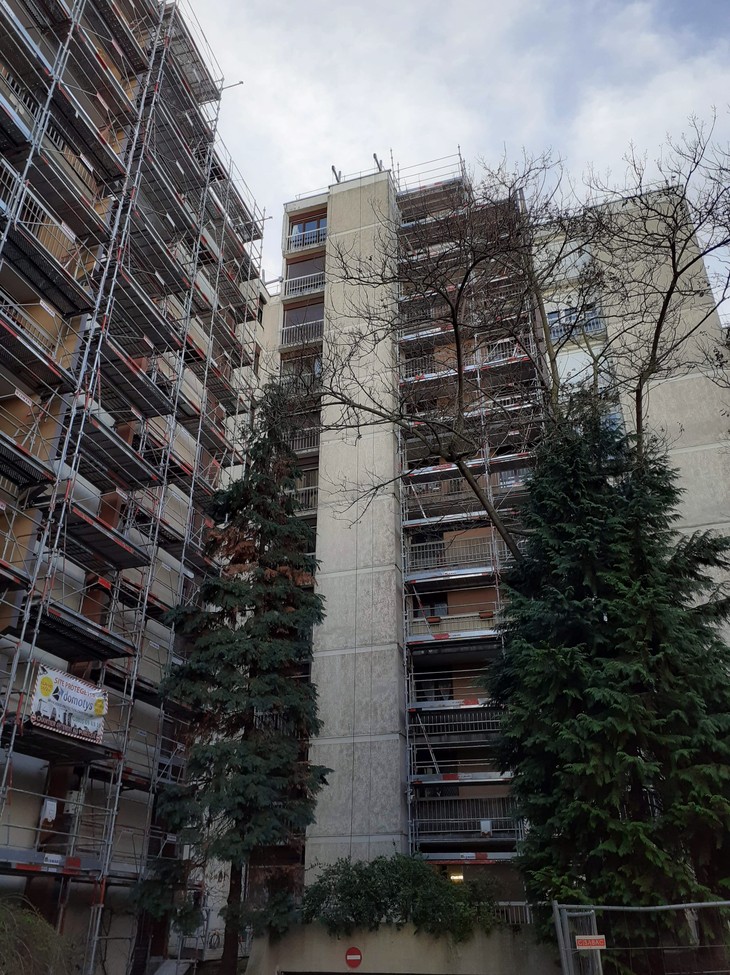 Pendant intervention : montage échafaudage
